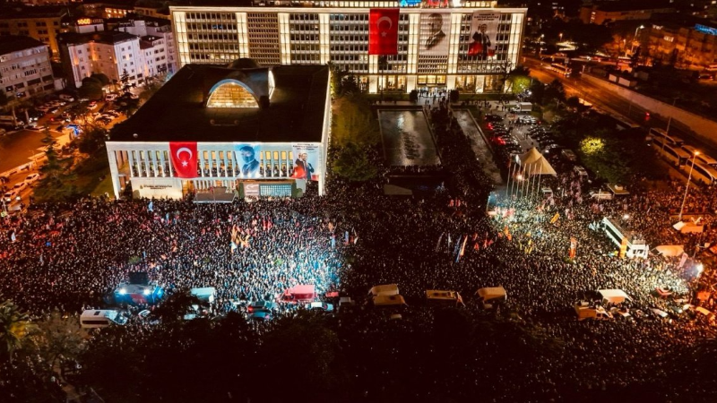 Adalet Bakanı Tunç'tan Özel'e tepki; Suçlamalara cevap verilecek yer sokaklar değil