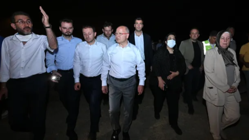 AK Parti heyeti Bursa'daki yangın bölgesinde!