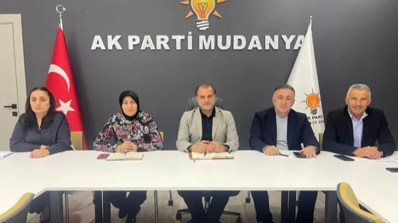AK Parti Mudanya: Hayata dokunan icraat yok