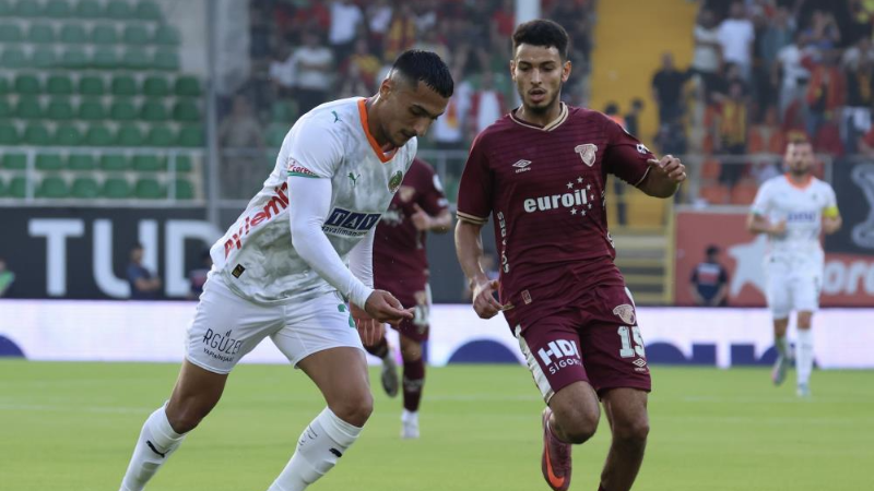 Alanya tek attı 3 aldı!