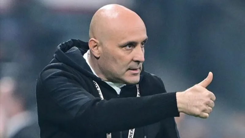 Alanyaspor hocayı gönderdi