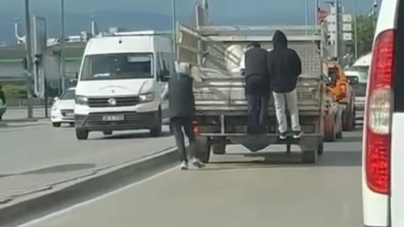 Allah akıl fikir versin; Bursa'dan tehlikeli görüntü...