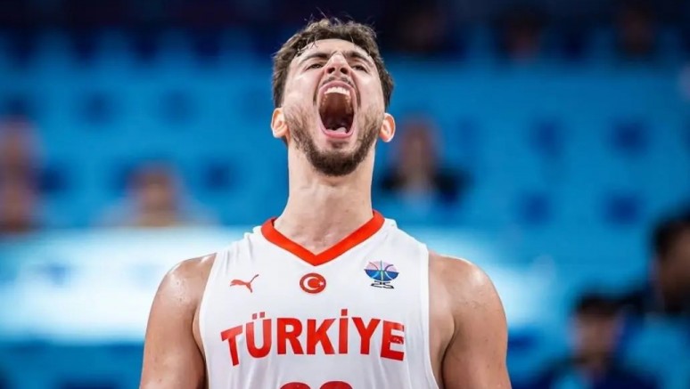 Alperen Şengün bir kez daha gururumuz oldu!