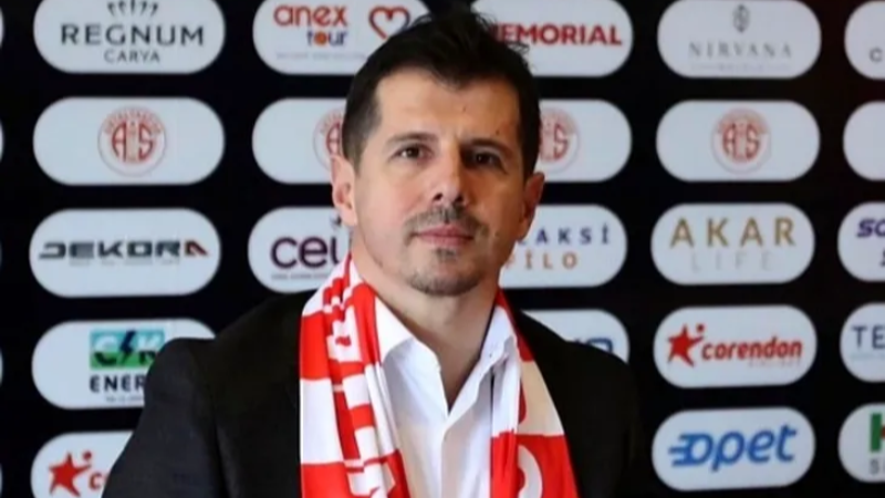 Antalyaspor'da büyük şok; Görevden ayrıldı