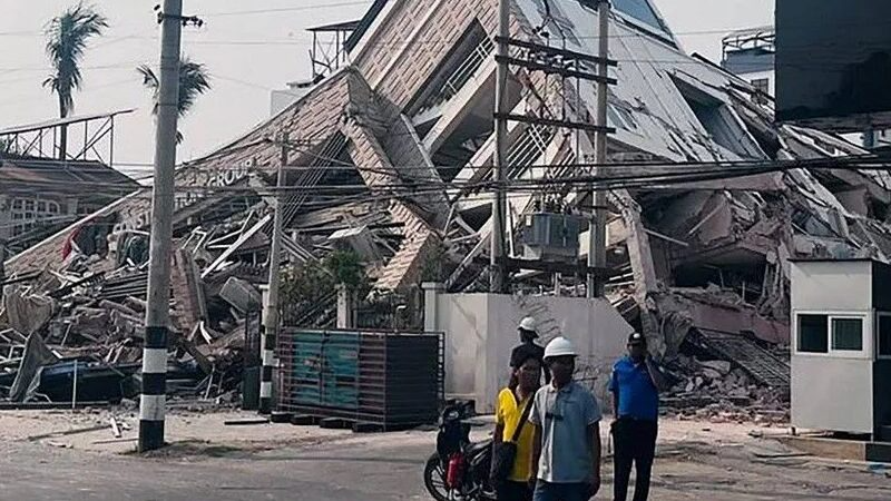 Asya’yı sarsan deprem: Ölü sayısı bini geçti