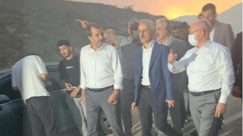 Bakan Uraloğlu Bursa'da yangın bölgesinde