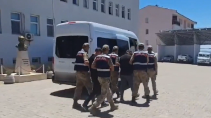 Bakan Yerlikaya duyurdu; 66 kişi yakalandı