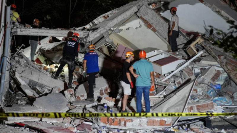 Balıkesir depreminde hayatını kaybeden vatandaşın kimliği belli oldu!