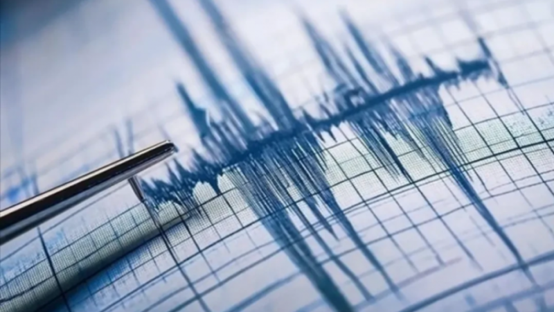 Balıkesir sallanmaya devam ediyor; Üst üste 3 deprem...