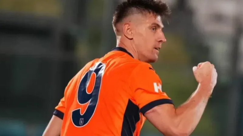 Başakşehir 33 yaşındaki golcüyü 11 milyon Euro'ya sattı