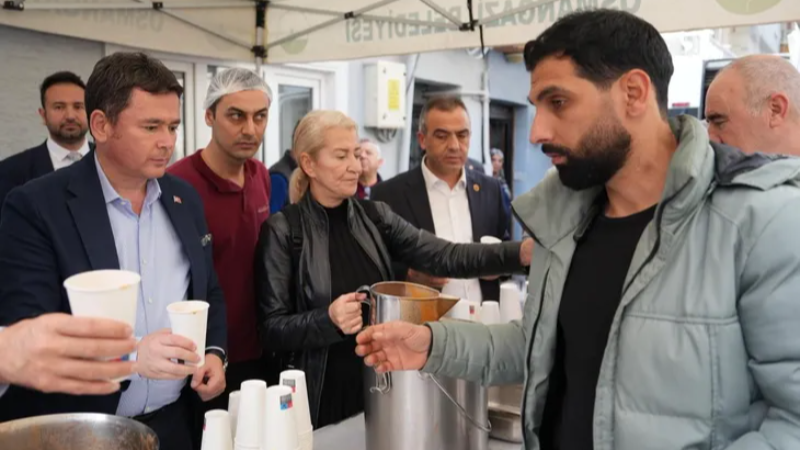 Başkan Aydın, Bursa'da sorunları dinlemeye devam ediyor