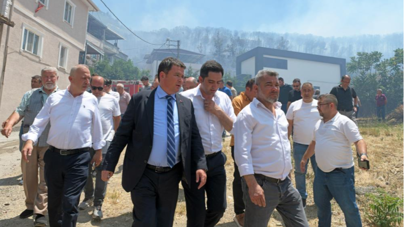 Başkan Aydın destek için yangın bölgesinde