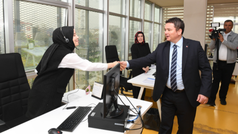 Başkan Aydın Osmangazi ailesiyle bayramlaştı