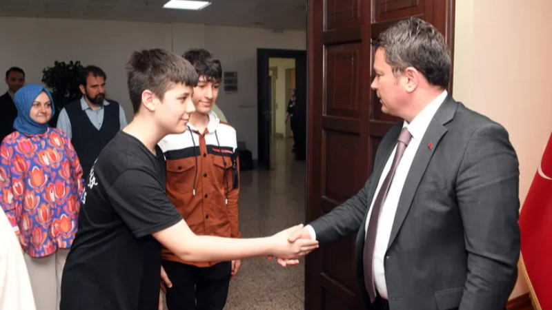 Başkan Aydın'dan LGS’ye hazırlanan öğrencilere moral