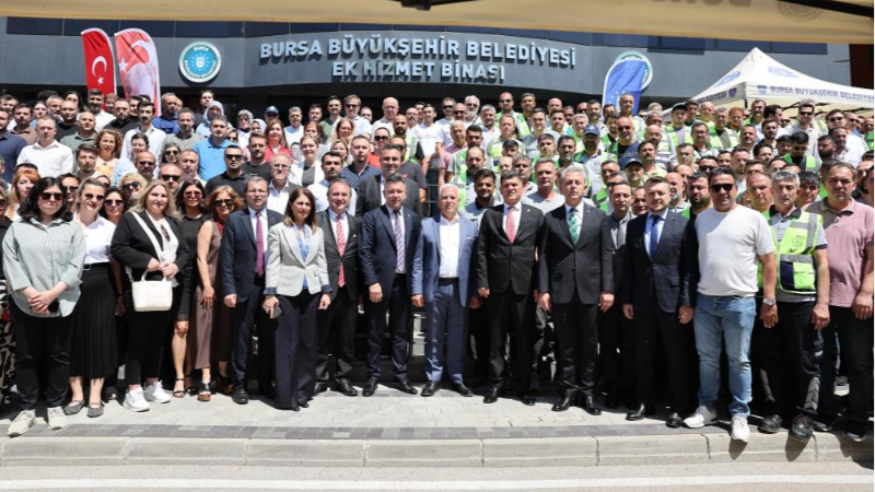 Başkan Bozbey, çalışma arkadaşlarının bayramını kutladı