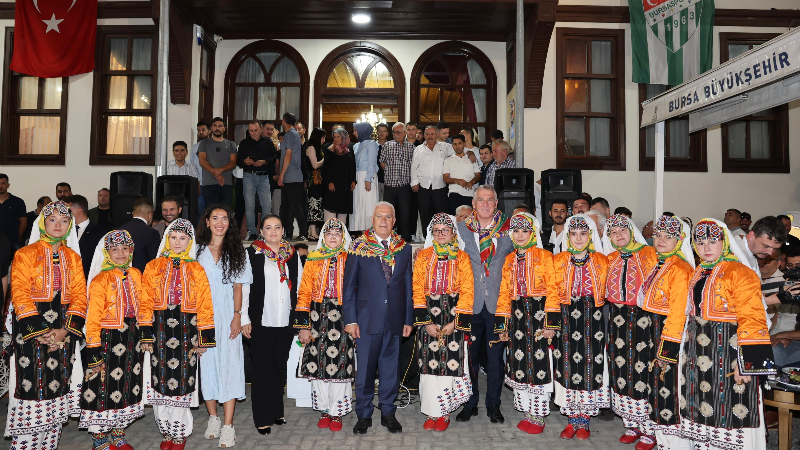 Başkan Bozbey gençlerin yanında