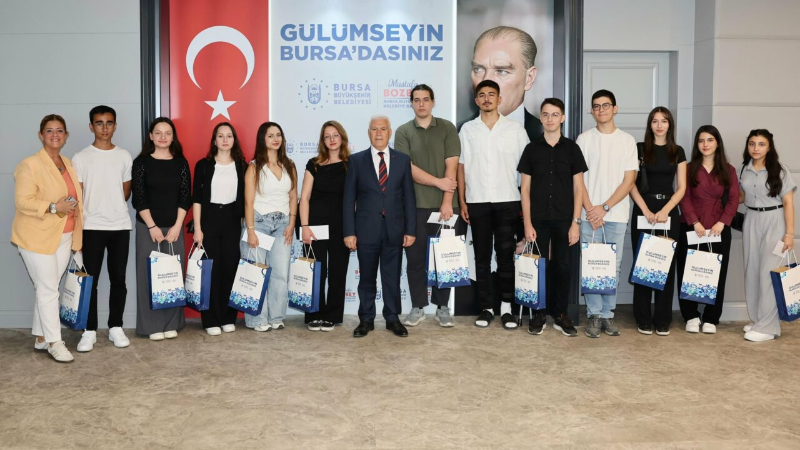 Başkan Bozbey, öğrencilerin her zaman yanında!