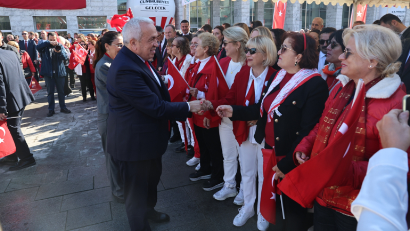 Başkan Özdemir; Cumhuriyet varsa gelecek var