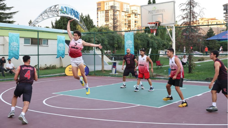 Basketbol tutkunları Bursa Nilüfer'de buluştu