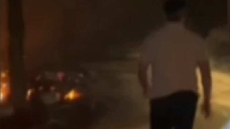 Belediye Başkanı vatandaşı için alevlerin içine girdi!