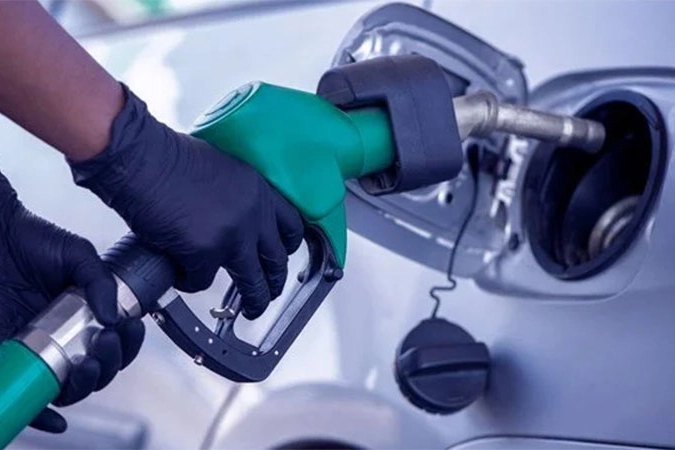 Benzine zam geliyor!