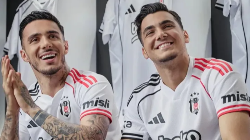 Beşiktaş yeni sezon formalarını tanıttı