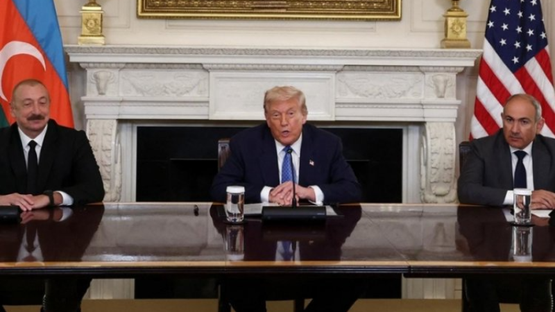 Beyaz Saray'da tarihi imza!