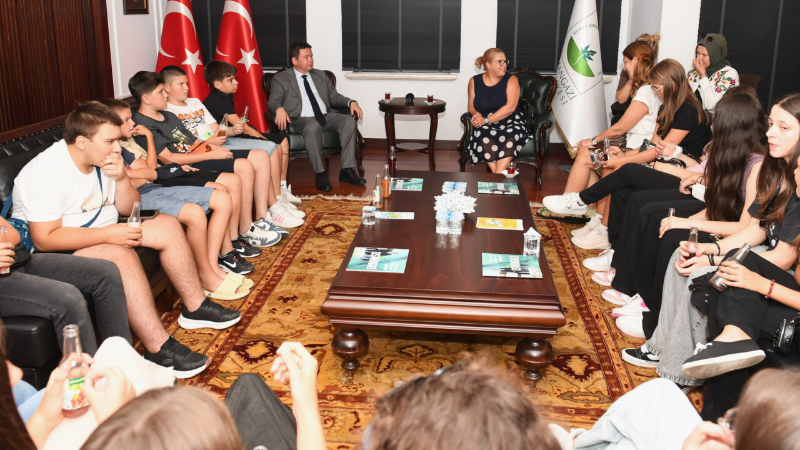 Bosnalı öğrencilerden Başkan Aydın’a ziyaret