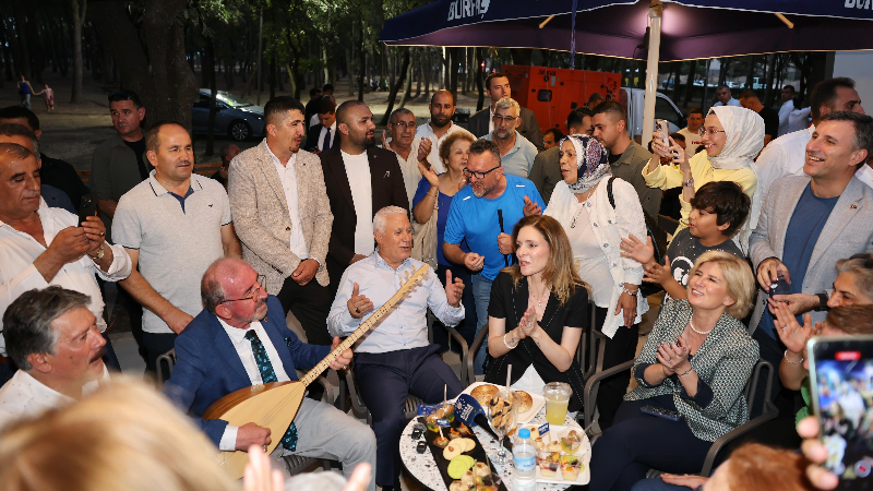 Bozbey sözlerini bir bir tutuyor