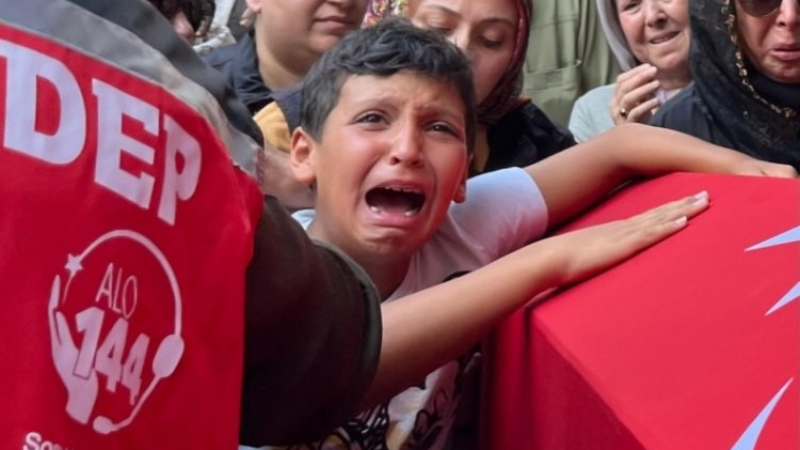 Bu fotoğraf içimizi yaktı; Baba, ben sensiz ne yapacağım?