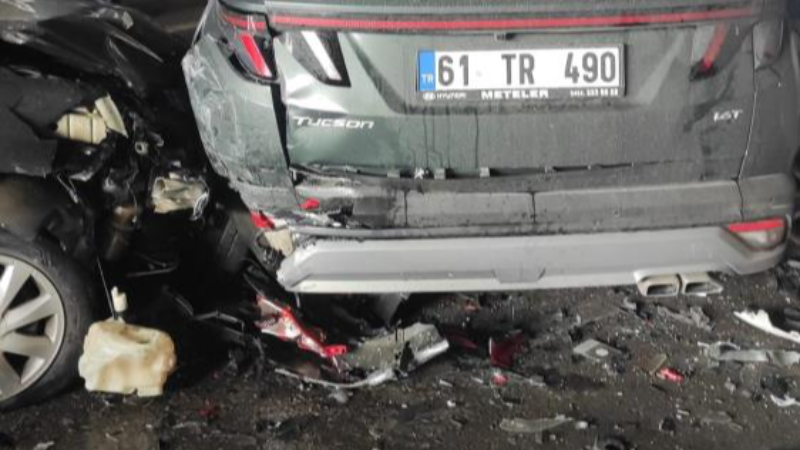 Bu nasıl kaza; Tam 25 araç birbirine girdi...