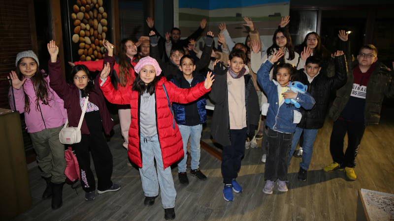 Bursa Arkeopark’ta çocuklar gökyüzünü inceledi