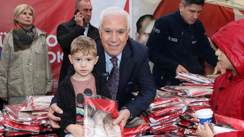 Bursa Atatürk posterleriyle donatılıyor!