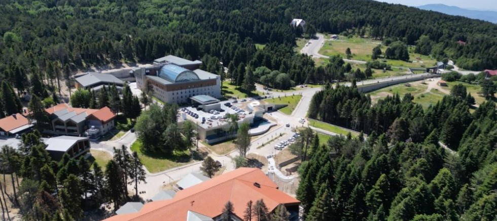 Bursa Business School’da eğitimler sürüyor