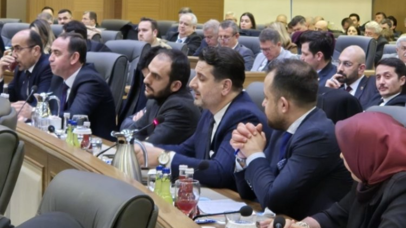 Bursa Büyükşehir Belediyesi Meclis Toplantısı'nda hararetli anlar...