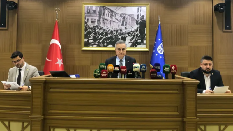 Bursa Büyükşehir Belediyesinin Meclis toplantısında gergin anlar!