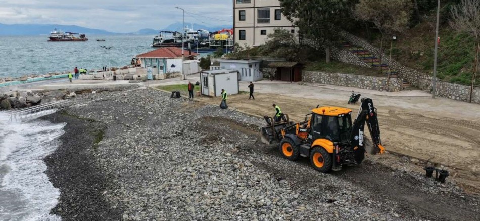 Bursa Büyükşehir ekiplerinden sahillerde hummalı çalışma