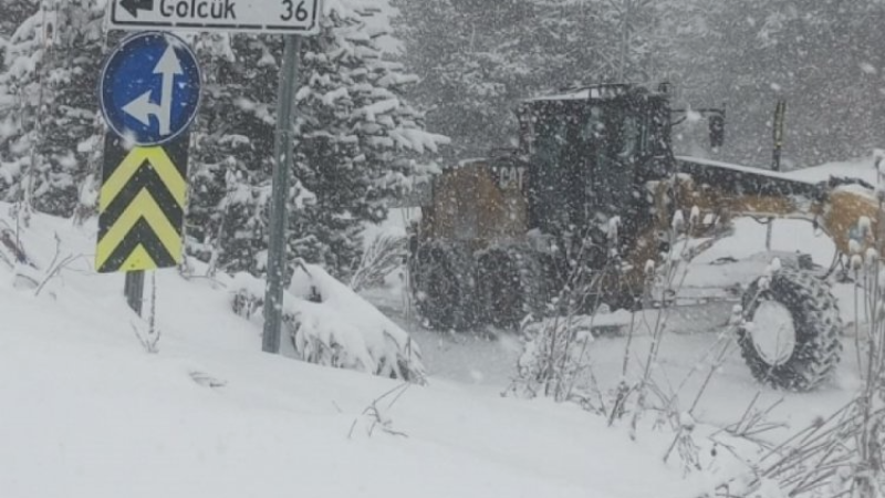 Bursa Büyükşehir görev başında; Karla mücadele...