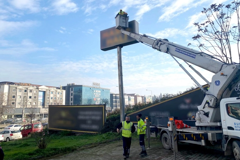 Bursa Büyükşehir görüntü kirliliğine savaş açtı