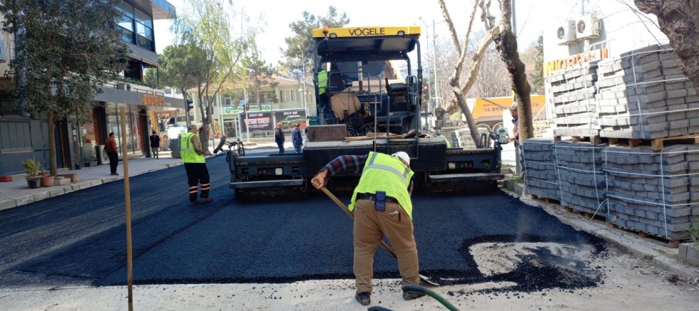 Bursa Büyükşehir, Mustafakemalpaşa’da üstyapıyı yeniliyor