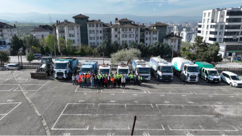 Bursa Büyükşehir şehrin temizliği için kolları sıvadı