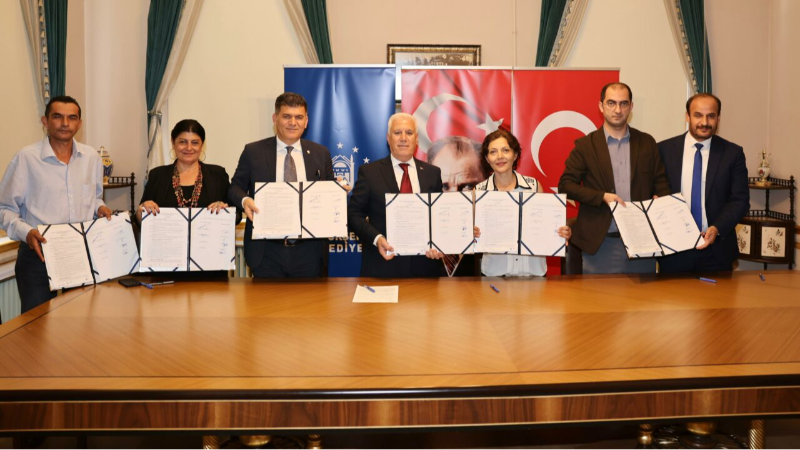 Bursa Büyükşehir’de toplu sözleşme için imzalar atıldı
