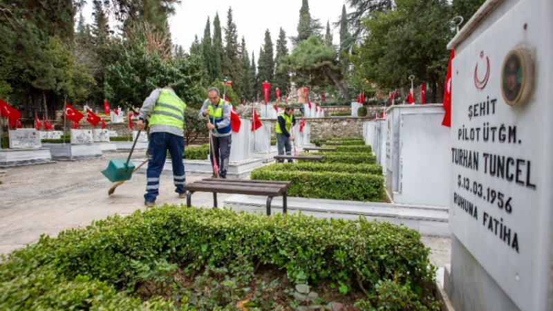 Bursa Büyükşehir'den şehitliklere titiz çalışma