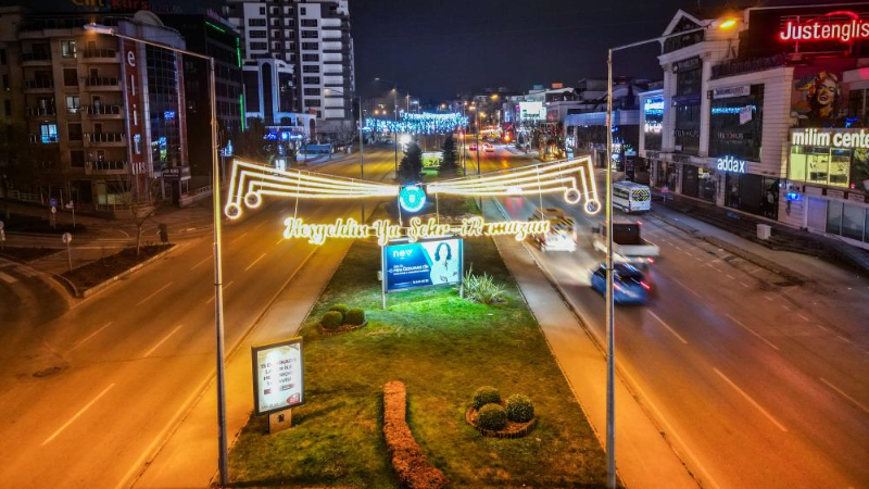 Bursa caddeleri'nde Ramazan şöleni