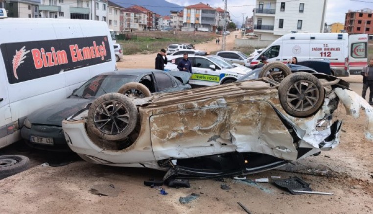 Bursa'da 14 yaşındaki ehliyetsiz sürücü ortalığı savaş alanına çevirdi