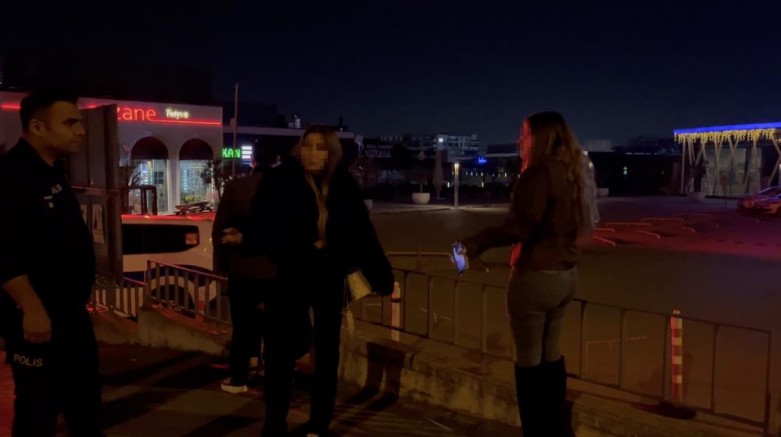 Bursa’da alkollü genç kızlar olay çıkardı!