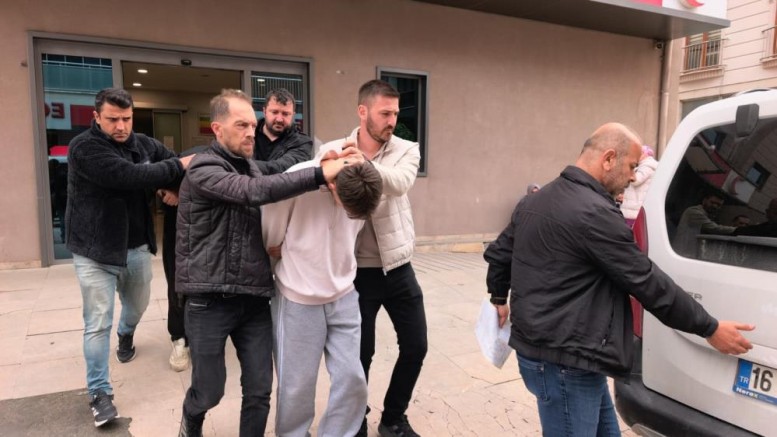 Bursa’da arkadaşını bıçaklayan genç adliyeye sevk edildi