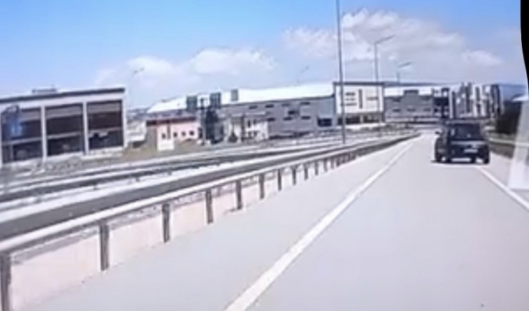 Bursa’da bu sürücünün ne yapmak istediğini kimse anlamadı
