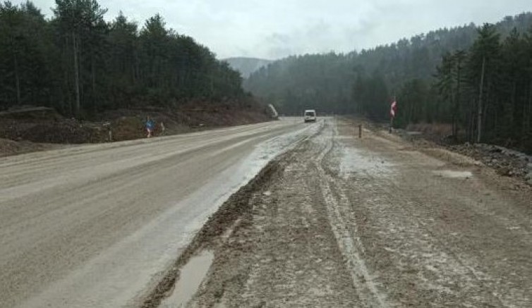 Bursa'da bu yola çare bulmanın zamanı geldi de geçiyor!