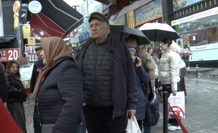Bursa'da çarşı pazarlar doldu taştı!
